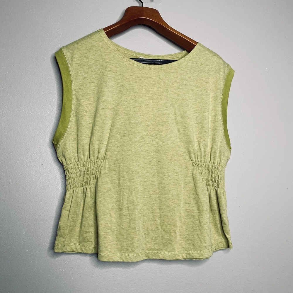 Hem & Thread Sleeveless‎ Top Size L